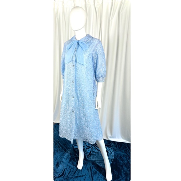 Vintage 1950’s 1960’s ‘Campus Casuals’ • Lace Babydoll Bed Jacket in Blue - M/L - Picture 6 of 10